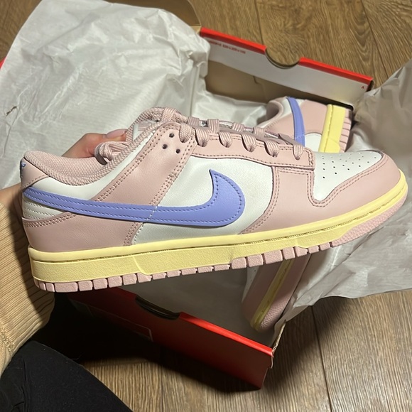 Women’s Nike Dunk Low top. Pink oxford/light thistle. - Picture 3 of 4